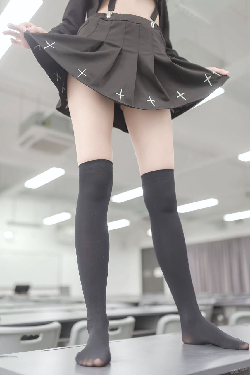 风之领域 0011 Black short skirt - (47P)